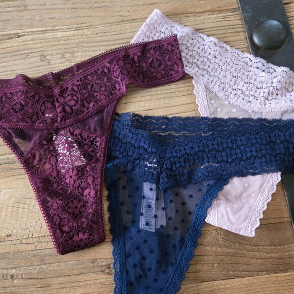 Victoria's Secret Lace Thong Bundle Sz S New 3 pieces - Picture 3 of 5